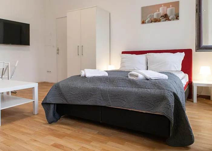 Affordable 2br Near Millennium Tower, Long Διαμέρισμα