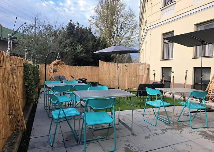 Διαμέρισμα Affordable 2br Near Millennium Tower, Long